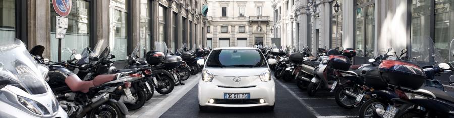 Toyota iQ 2008 года  (фото 172 из 225)